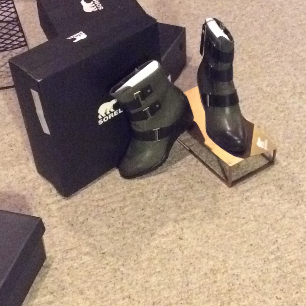Sorel after hours bootie